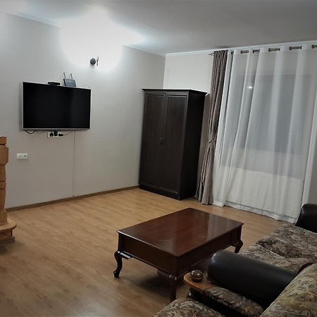Holiday Home Borjomi ภายนอก รูปภาพ