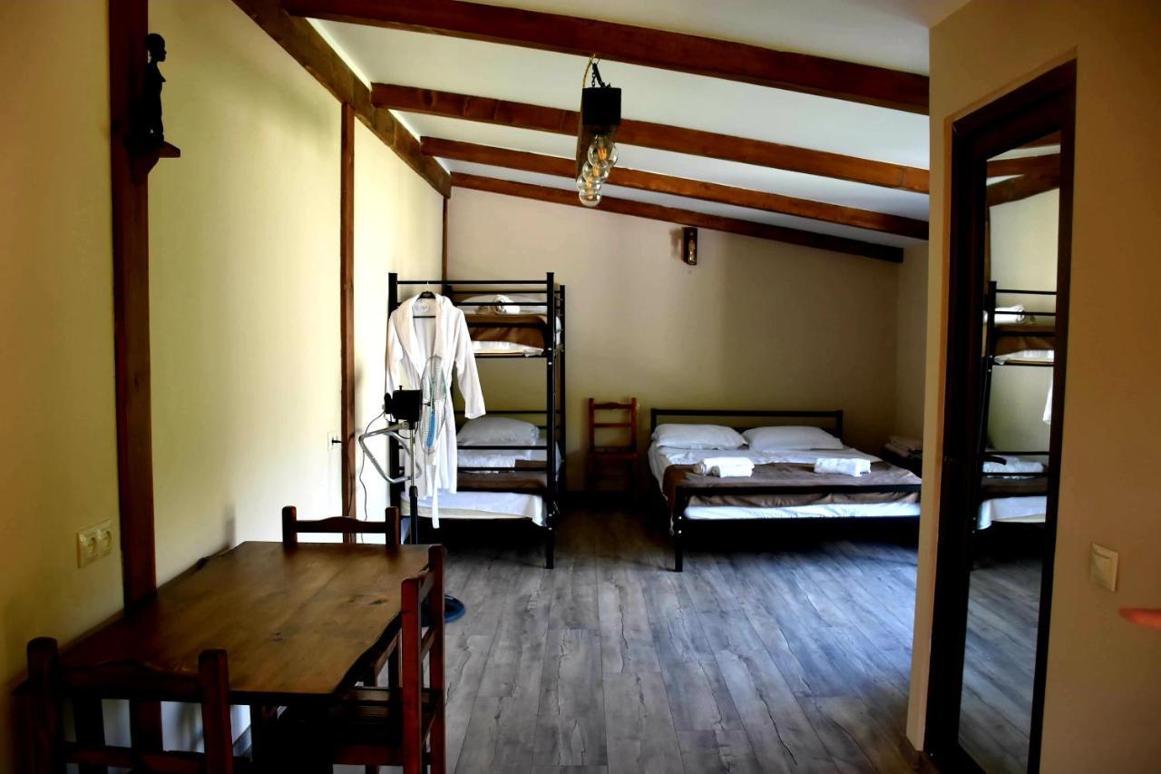 Holiday Home Borjomi ภายนอก รูปภาพ