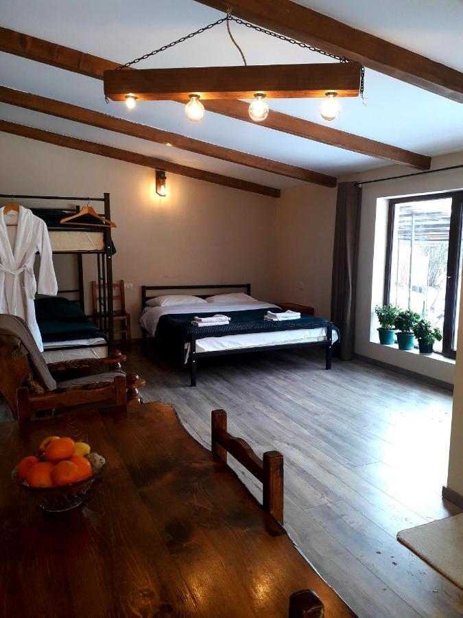 Holiday Home Borjomi ภายนอก รูปภาพ